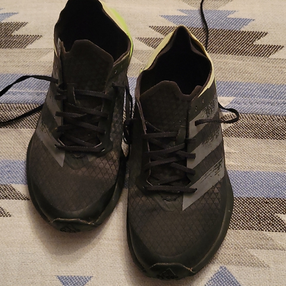 Boy adidas size 4 - Picture 3 of 3